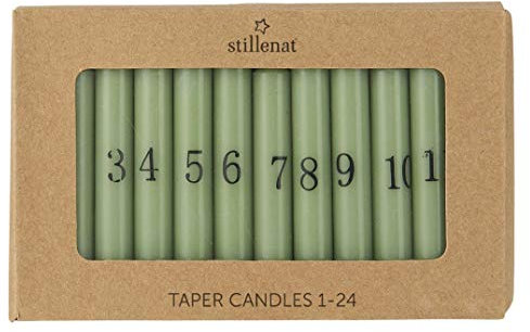 IB Laursen - Adventskerzen - Kalenderkerzen - 1-24 - Grün - mit schwarzen Zahlen - 24er Set