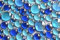 350 g blaue Glassteine, gemischt in 3 verschiedenen Größen 12–15 mm, 17–21 mm und 26–33 mm, ca. 81 Stück