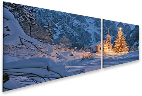 islandburner Quadro su tela Piccola capanna in legno con albero di Natale illuminato nella radura della foresta innevata davanti alla montagna