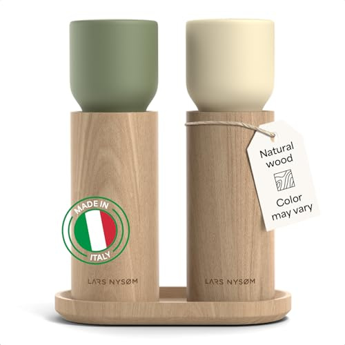 LARS NYSØM set med manuella salt- och pepparkvarnar i trä med bricka – Justerbara keramiska kvarnar – Elegant bokträdesign för kök eller matbord (Green/Beige)