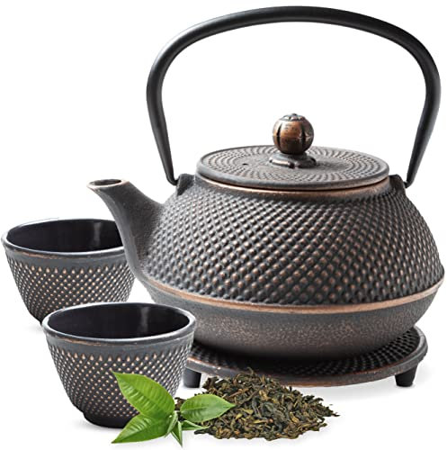 Tealøv TETERA HIERRO FUNDIDO 800 ML SET – SERVICIO DE TÉ COMPLETO de Tetera de Hierro Fundido con Infusor, Tazas de té y Salvamantel – Interno smaltato - Diseño de Estilo Japonés - Negro/Cobre