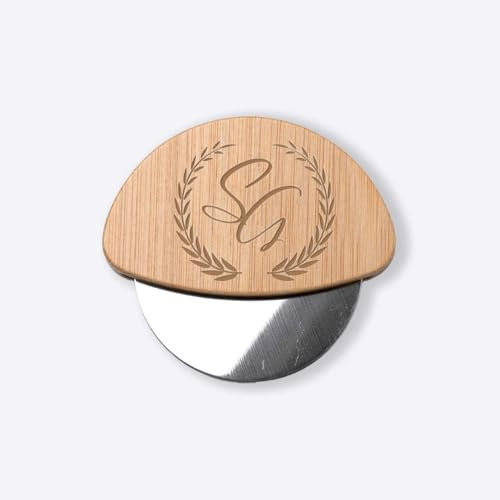 Ruota Rotella Tagliapizza in bamboo e Acciaio personalizzato con iniziali Inox Idea regalo Natale Cena Casa Amici Parenti Sposi Divertente per Pizza Focaccia Cibo Amore Cucina