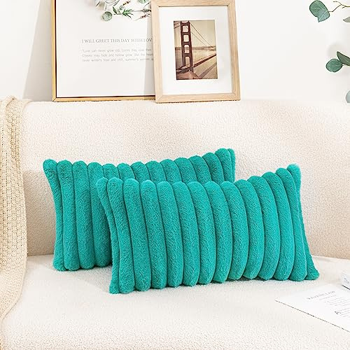 Uhomy 2er-Pack Kunstfell Dekorative Kissenbezüge für Zuhause Luxuriös Superweich Flauschig Gestreift Pelzig Grün Kissenbezüge für Sofa Couch Schlafzimmer Bequem Dick Flauschig Plüsch Kissenbezüge