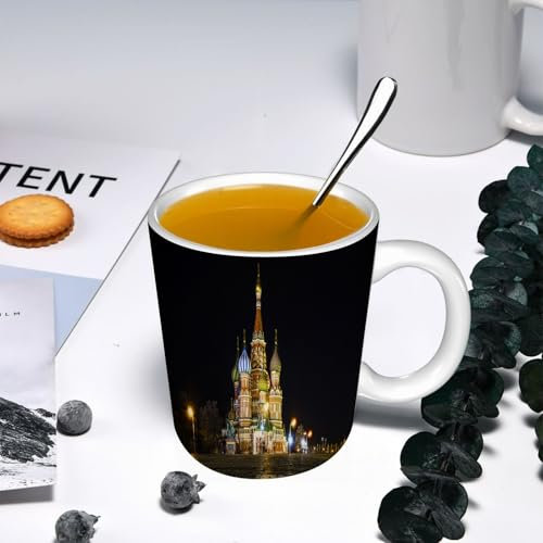 YOIUE Tasse aus Keramik - Große 11oz Tassen 330ml Kaffeetassen mit Henkel, 100% Handbemalt - Trinkgläser mit Griff - Weiß,Fantasievolle, farbenfrohe Burgnachtszene Basilius-Kathedrale Moskau Russland