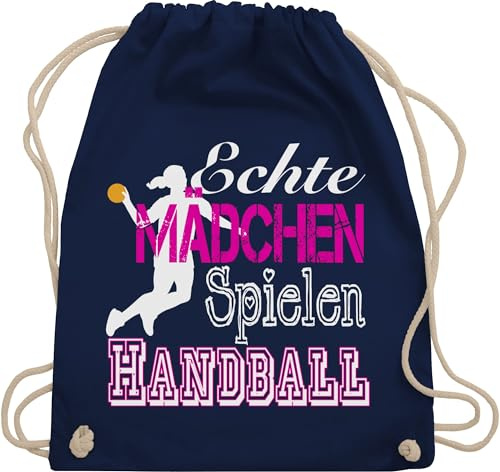 Shirtracer Turnbeutel Rucksack - EM 2026 Trikot Ersatz - Echte Mädchen spielen Handball I - Unisize - Navy Blau - geschenke für handballer handballbeutel hanball habdball beutel tasche kinder