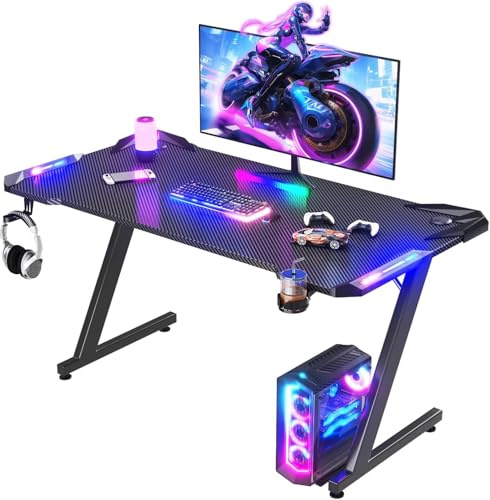 Scrivania Gaming LED 140x60 cm - Tavolo Gaming Ergonomico con Ganci per Cuffie e Piano in Fibra di Carbonio Nero, Scrivania per Computer Illuminazione RGB Regolabile, per Setup Gamer Professionale