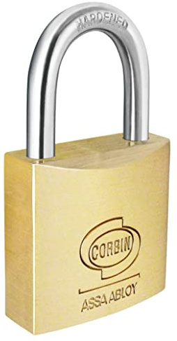Candado de latón con arco estándar, incluye llaves iguales, ideal para asegurar puertas y objetos personales.
