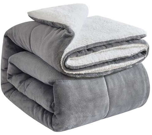 OMERAI Manta Forro Polar Sherpa Gruesa Mullida Peluda Suave Solida Grande Mantas para Cama Y Sofá Reversible Microfibra Calida Vida Hogar Y Viaje Gris 230x270cm Tamaño Super King