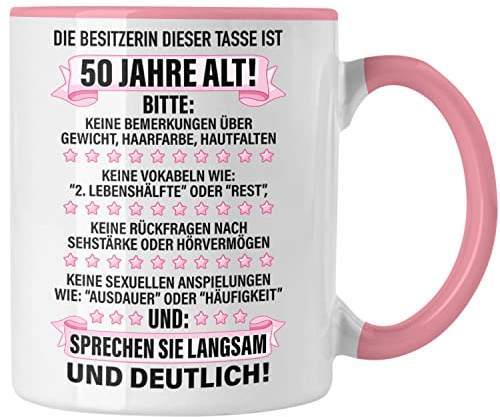 Trendation - 50. Geburtstag Frauen Tasse Geschenk Geschenkidee 50er Geburtstag Spruch Perfektion Mama Mutter Lustiger Spruch Witzig (Rosa)
