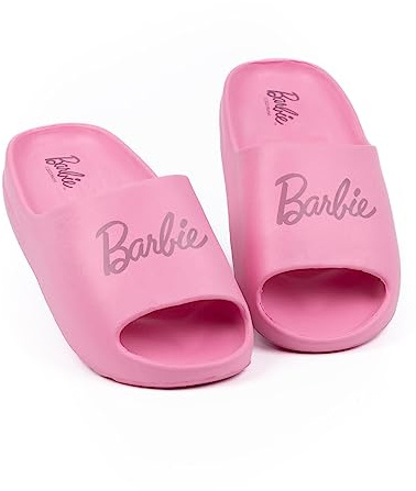 Barbie Filles Sliders | Sandales à logo de poupée emblématique rose pour adolescents | Beachwear Maillot de bain Chaussures d’été Chaussures