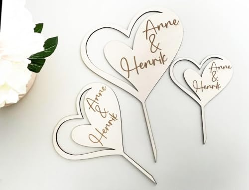 NoriKids Cake-Topper personalisiert – Motiv Herz mit Namen | Tortendeko Hochzeit – handgefertigter Tortenstecker aus Holz – individuelle Hochzeitsdeko – personalisierte Geschenke