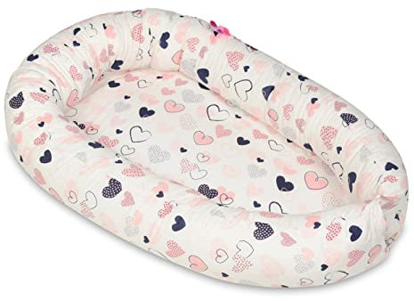 Velinda Kuschelnest Babynest Babynestchen Nestchen Reisebett Kuschelbett 100% Baumwolle (Muster: rosa und dunkelblaue Herzen)