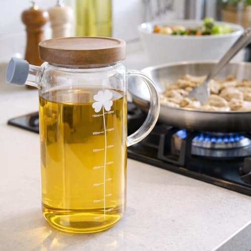 Eden & Willow Glass Olive Oil Bottle, Vinegar Cruet Bottle with Non-Drip Spout – Kitchen Cooking Oil Dispenser Drizzler with Acacia Wooden Lid and Handle (550ml, 1pcs)