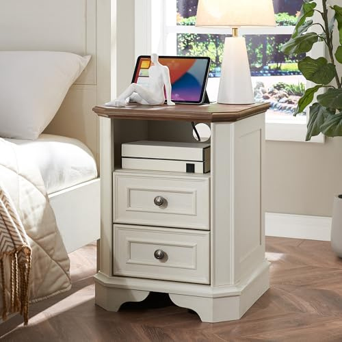 AetherWood Landhausstil Nachttisch mit Ladestation, 45 cm Beistelltisch mit 2 Schubladen, Holztisch, Bettkombination für Schlafzimmer, Wohnzimmer (Antik Weiß)