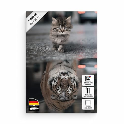 Hustling Sharks® Tierbild „Cat Reflection“ – Leinwand 40 × 60 cm | XXL Tierbild im Hochformat, Wandbild Tiere, Wandbild Schlafzimmer, Deko Wohnzimmer, Katze Bild, Tiger Bild