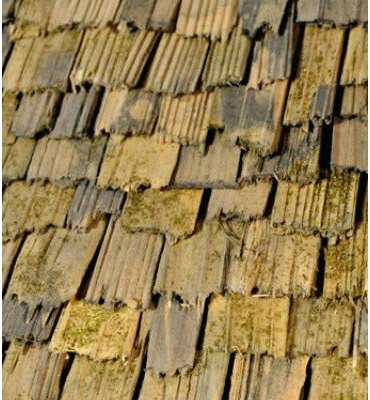 Holzschindeln – 30 Stück – Ideale Ergänzung zum Krippenbausatz HOCHALM – Handgeschlagen, an den Enden gebrochen – Eignen sich für die Gestaltung von alten Gebäuden, Schuppen oder KRIPPEN – C337439