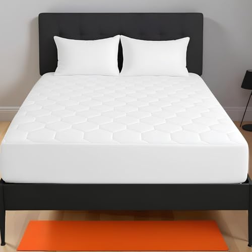 ELOVELA Quilted Small Double Mattress Protector (122x190 cm) – 30 cm Deep Skirt – Soft, Breathable & Hypoallergenic Machine Washable Mattress Cover for Comfort Sleep