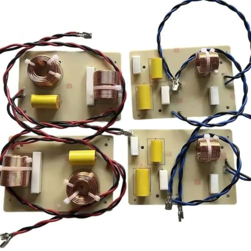 The LS50 crossover consists of a pair of high-frequency crossovers and a pair of low-frequency crossovers. (LBW095)