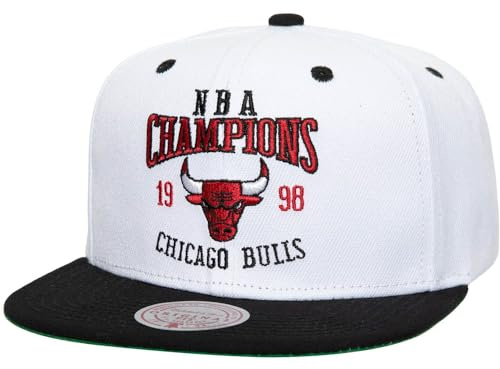 Mitchell & Ness Snapback Cap Champions Chicago Bulls weiß