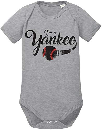 EZYshirt® I`am a Yankee Baseball Shirt Body Baby Kurzarm Bio Baumwolle