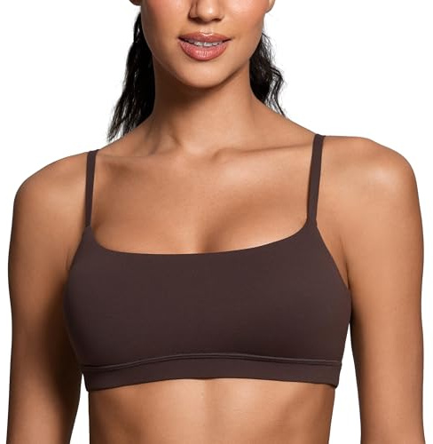CRZ YOGA Dam Butterluxe Justerbar Spaghetti Strap Sport BH - Scoop Neck Trådlös vadderad Yoga Workout Crop Top Hot Fudge Brown M