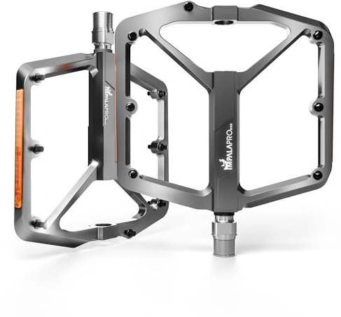 IMPALAPRO – CNC-Aluminium Fahrradpedale 9/16″ mit extra breiter Plattform, abnehmbaren Anti-Rutsch Pins & Reflektoren – ultraleichte MTB Pedale 355 g (Silber)