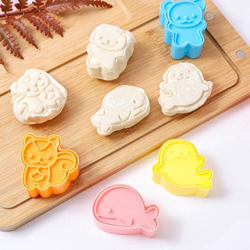 4 Pcs Sandwich Bread Cutters for Kids Lunch Sandwich Bread Mold Cutters Sandwich Cookie Mold Sandwich Cutter for Kids Boys Girls