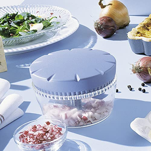 Betty Bossi Onion Chopper ist Nicht nur Zwiebelschneider, sondern echter Allrounder – als Zwiebelhacker, Gurkenschneider oder für sämtliche andere Zutaten