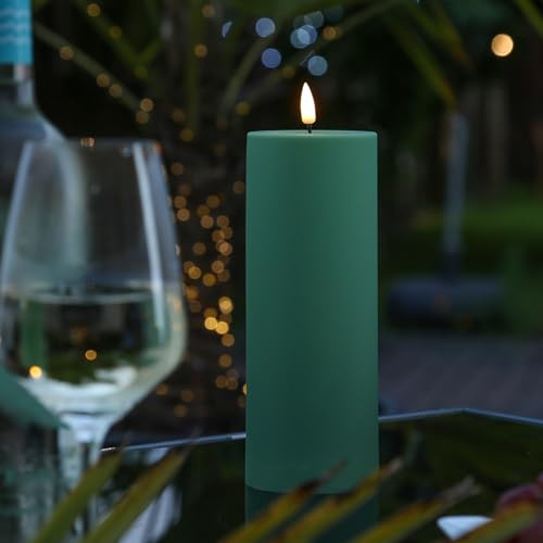 MARELIDA LED Kerze Outdoor DELUXE Homeart mit realistischer 3D Flamme Stumpenkerze Kunststoff für Innen/Außen grün (D: 7,5cm - H: 20cm)