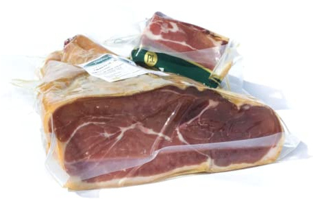 Spanska Serrano Skinka Urbenat. Vakuumförpackad benfri Serranoskinka. Benfri skinka. Cured Skinka Center. Serrano skinkblock på ca 900grs. 15-18 månaders läkning. Benfria skinkor. Serrano Ham Spanien.