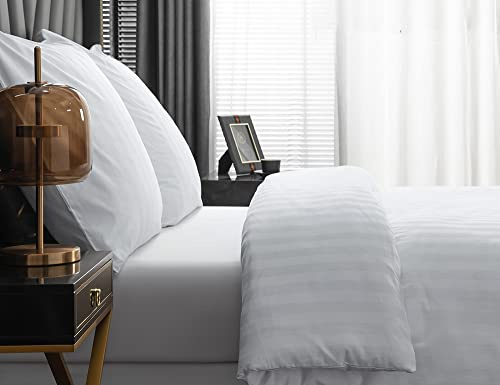 Amolavet Hotel Bettwäsche 135x200 Weiß 2teilig Set aus 100% Baumwolle Mako Satin mit Damast Streifen und Reißverschluss Hotelbettwäsche für Allergiker Ganzjährig