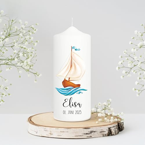 Wandtattoo Loft Patenkerze Junge Motiv mit einem Boot Schiff, 18cm x 7cm, personalisierte Kerze, bedruckte Kerze zur Taufe, Stumpenkerze, individuelles Taufgeschenk