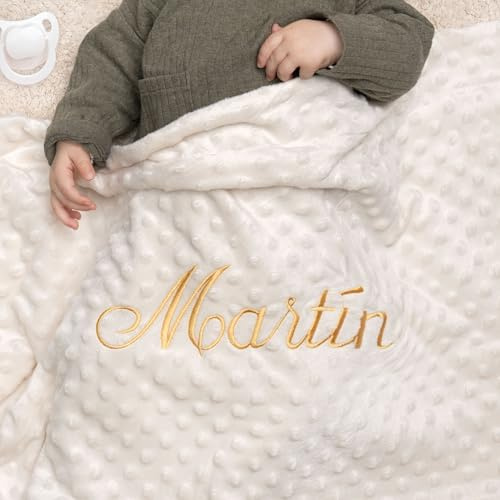Wanapix | Personalisierte Babydecke mit gesticktem Namen | Farbe Beige | Zarte bestickte Decke 80x110 cm | Weicher samtiger Griff und erhabene Punkte