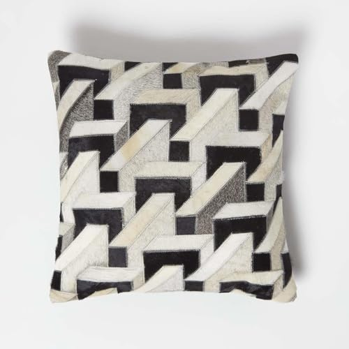 Homescapes Patchwork-Kissen geometrisch, Quader-Muster Lederkissen 45x45 cm, Fellkissen Creme-grau-schwarz, Dekokissen mit Füllung