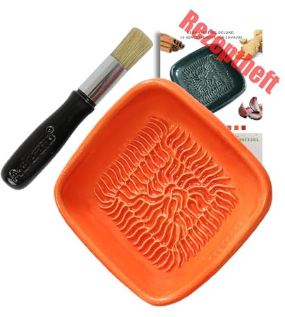 ANCKERAMIC® Ceramico Reibeteller & Backpinsel mit Naturborsten, Set aus Keramik für Knoblauch, Ingwer, Muskat, Handmade (Orange/Schwarz)