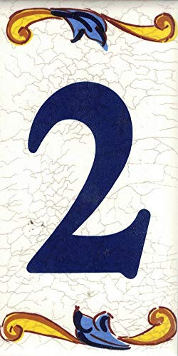 Hausnummer. Haus nummernschilder. House number. Schilder mit Zahlen und Nummern auf Keramikkachel. Schilder mit Namen, Adressen und Wegweisern. (Nummer Zwei 2)