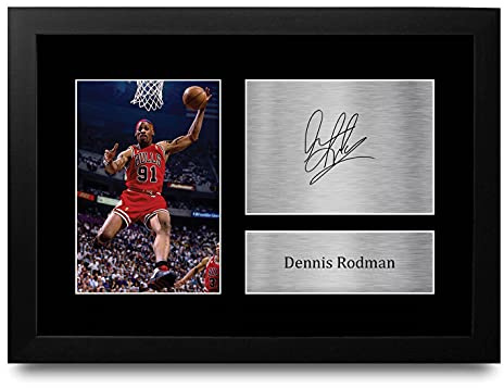 HWC Trading Dennis Rodman Chicago Bulls Geschenkidee: Gedrucktes, signiertes Autogrammfoto für Fans von American-Football-Memorabilia - A4 Gerahmt