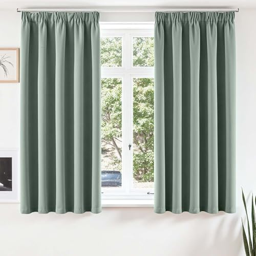 Vangao Gardinen mit Kräuselband Wohnzimmer H145xB140cm 2er Set, Salbeigrün | Gardinen Blickdicht Kurz für Schienensystem, Schlafzimmer Kinderzimmer Küche Fenster, Modern Blackout Curtains Grün