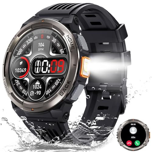 Smartwatch Herren Militär mit LED Taschenlampe Telefonfunktion, 1,45 3ATM Wasserdicht Robuste Outdoor Uhren mit Kompass Höhe Barometer 24/7 Herzfrequenz Schlafmonitor, Fitnessuhr für Android iOS