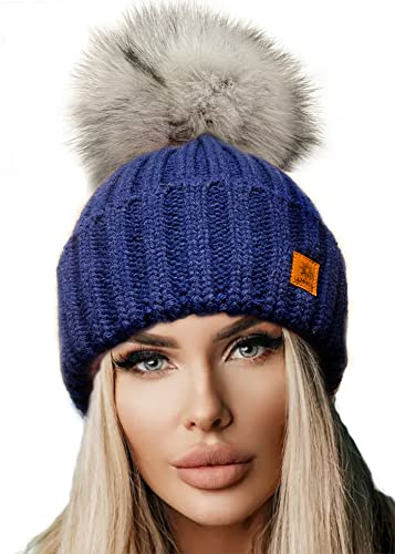 4sold Damen Winter Strickmütze – warme Beanie mit Kunstfell-Bommel – handgefertigt in Polen, italienisches Acryl, weich & atmungsaktiv, viele Farben, One Size