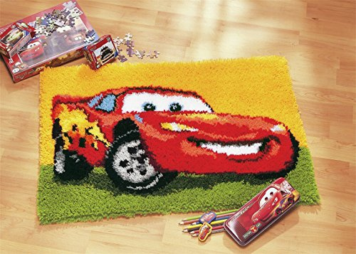 Vervaco Knüpfteppich Lightning McQueen Knüpfpackung zum Selbstknüpfen eines Teppichs, Stramin, weiß, 70 x 45 x 0,3 cm, 70 x 45 x 0,30 cm
