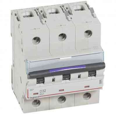 Disjoncteur DX³ 50kA - 3P 400V~ - 32A - courbe D - 4,5 modules