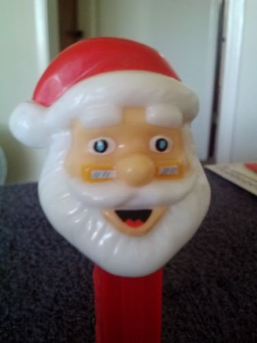 Vintage Santa Pez Spender mit Füßen, Bi-Fokalen, Brillenaugen