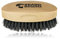 Cepillo para barba hecho en madera de haya y cerdas de jabalí 100% naturales. 100% made in Italy.