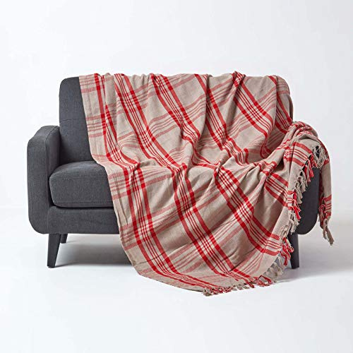 Homescapes Tagesdecke mit Tartan-Muster, Sofa- und Sessel-Überwurf 150 x 200 cm mit Fransen, weiche Wohndecke aus 100% Baumwolle, Schottenmuster, grau-rot kariert
