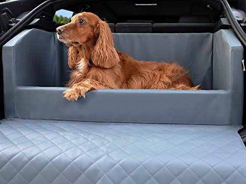 Travelmat PLUS Kofferraum Hundebett fürs Auto 100x80 cm Kunstleder mit orthopädischer Liegefläche grau