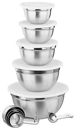 Relaxdays Juego de 18 utensilios de cocina, 5x bol para mezclar con tapa, cucharas y tazas medidoras, Plateado y blanco