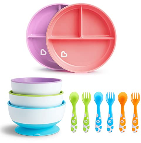 Munchkin Stay Put Schalen mit Saugfuß, 3er-Pack, Stay Put Teller mit Saugnapf Rosa/Violett, Munchkin Bunte Gabeln und Löffel, 6er-Pack.