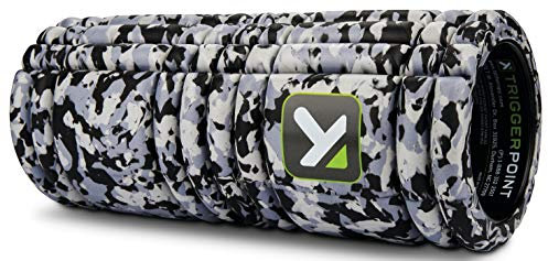 TriggerPoint GRID Foam Roller – Mehrdichte Schaumoberfläche, feste Kompression für Muskelregeneration, Massage vor/nach dem Training, Hohlkern, von Profis empfohlen, 33 cm, Grau-Camouflage