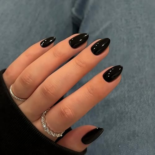 KQueenest Schwarz Press On Nails Kurz, Acryl Nägel zum Aufkleben Kurz Runde, Einfarbig Fake Nails Mandel Fingernägel zum aufkleben, Glänzende Gel Kunstnägel für Frauen Alltagstauglich 24 Stück